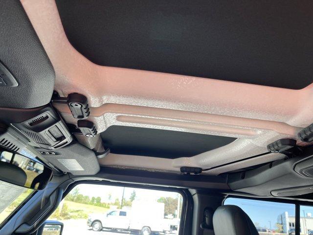 new 2025 Jeep Gladiator car, priced at $54,900
