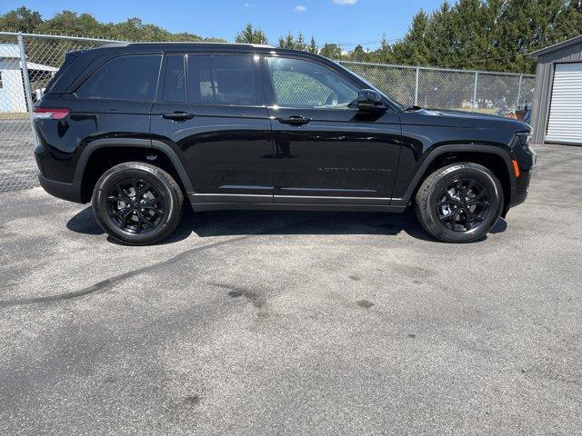 new 2025 Jeep Grand Cherokee car, priced at $40,533