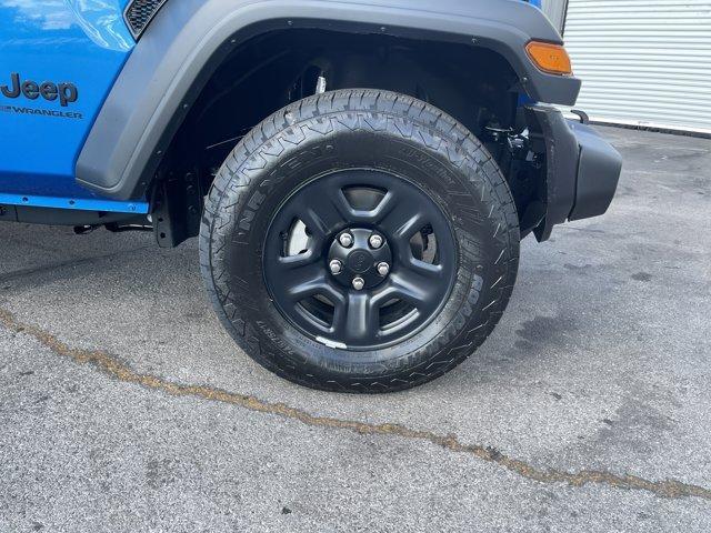 new 2025 Jeep Wrangler car, priced at $36,672