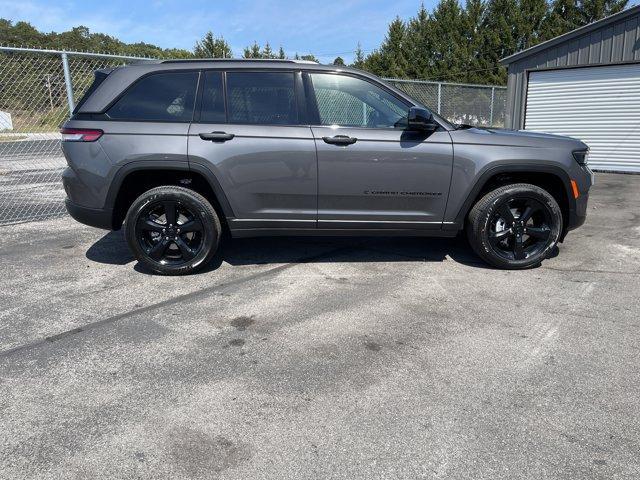 new 2025 Jeep Grand Cherokee car, priced at $41,529