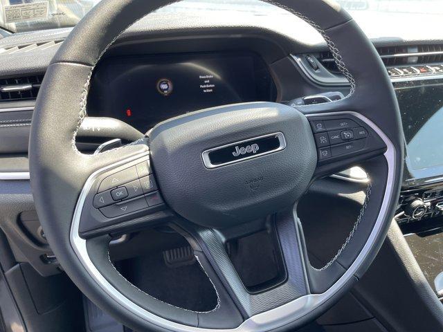 new 2025 Jeep Grand Cherokee car, priced at $41,529