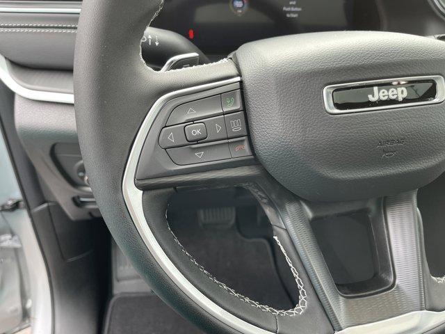 new 2025 Jeep Grand Cherokee car, priced at $33,245