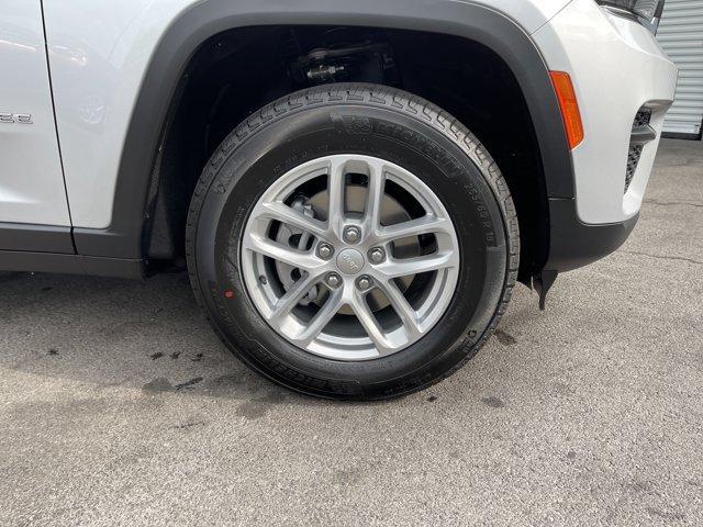 new 2025 Jeep Grand Cherokee car, priced at $33,245