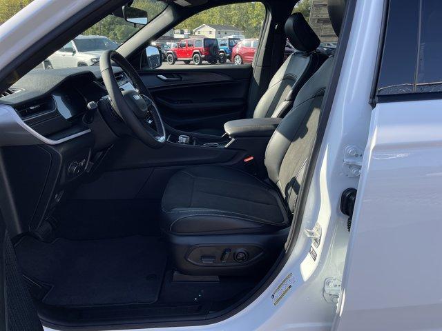 new 2025 Jeep Grand Cherokee L car, priced at $44,141