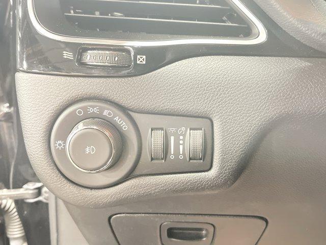 used 2021 Jeep Cherokee car, priced at $18,997