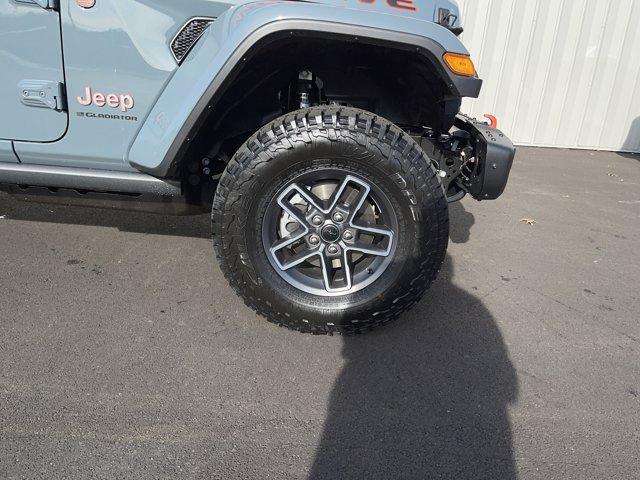 new 2026 Jeep Gladiator car, priced at $62,585
