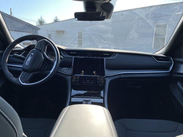 new 2025 Jeep Grand Cherokee car, priced at $36,745