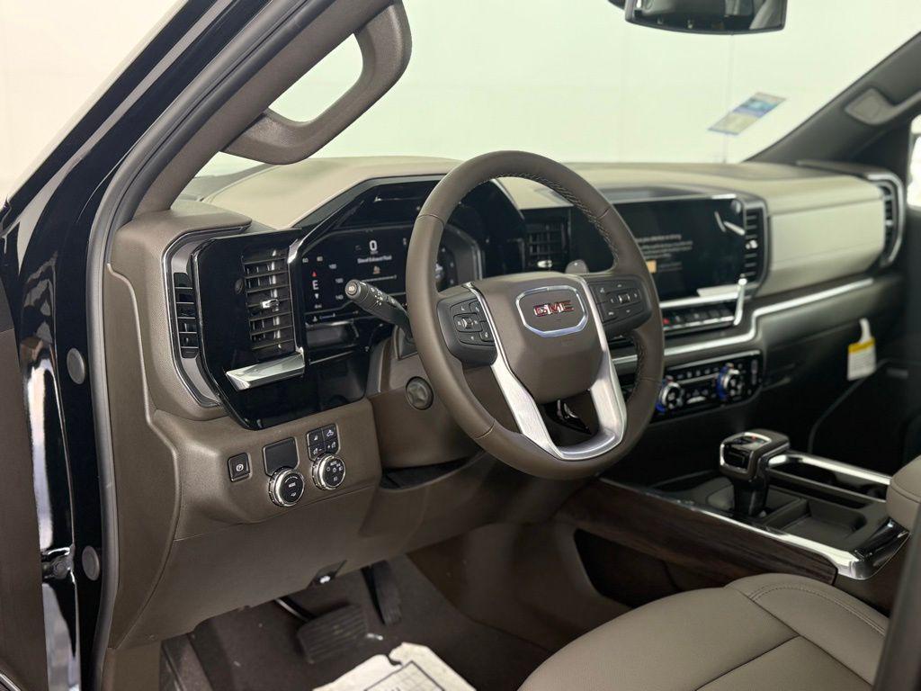 new 2025 GMC Sierra 1500 car, priced at $52,165
