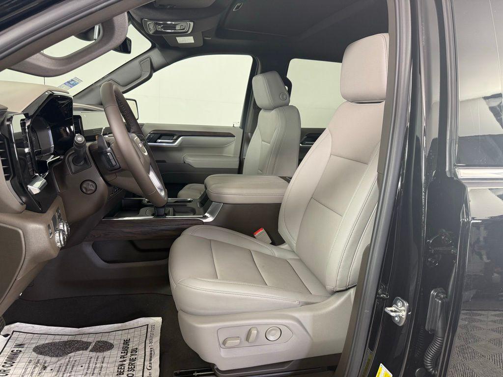 new 2025 GMC Sierra 1500 car, priced at $52,165