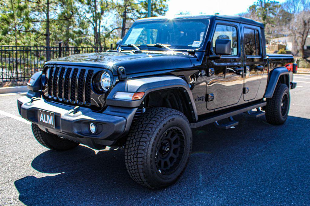 used 2022 Jeep Gladiator car, priced at $28,420