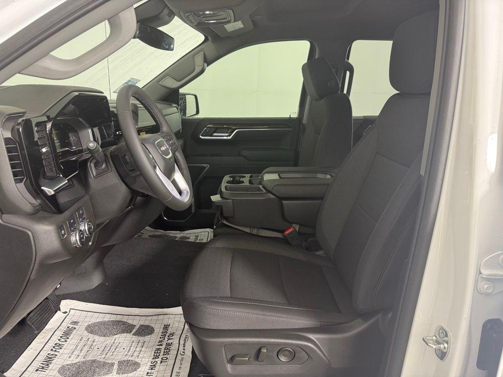 new 2025 GMC Sierra 1500 car, priced at $45,190