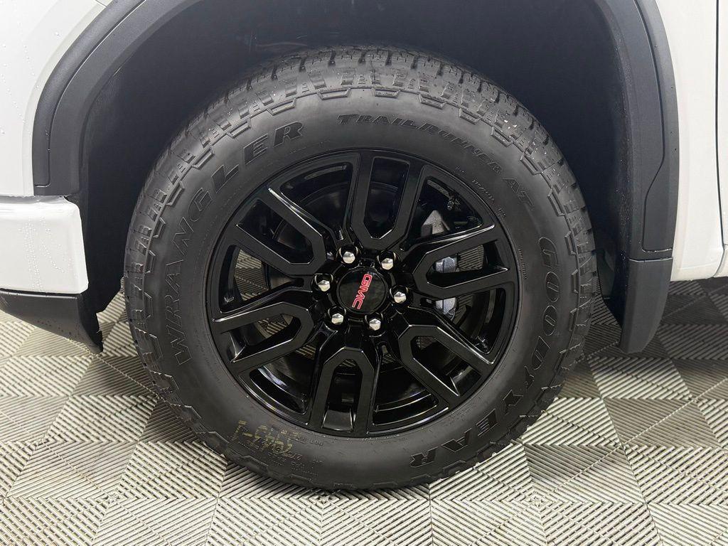 new 2025 GMC Sierra 1500 car, priced at $45,190