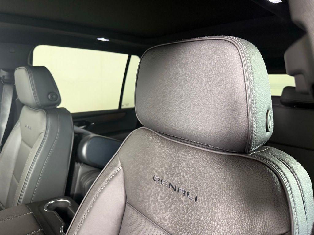 new 2025 GMC Yukon XL car, priced at $87,560