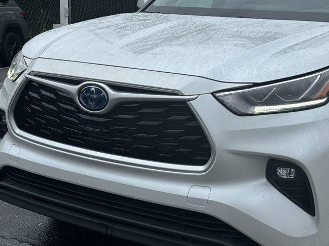 used 2022 Toyota Highlander Hybrid car, priced at $41,795