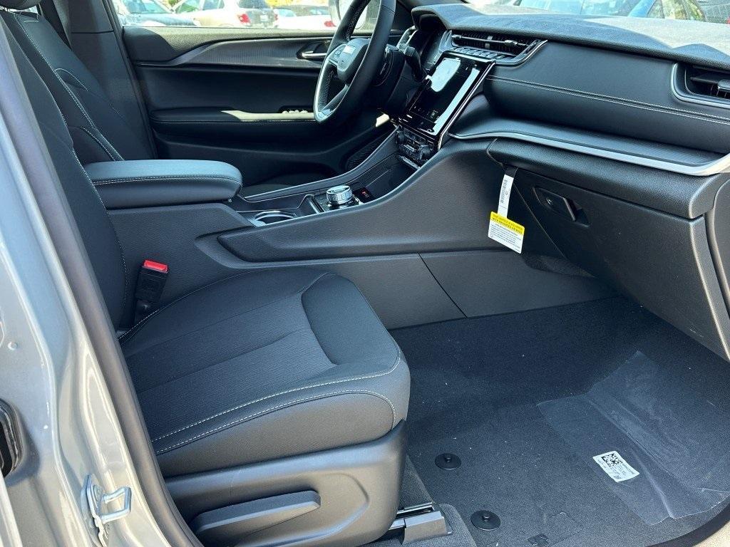 new 2025 Jeep Grand Cherokee car, priced at $41,962