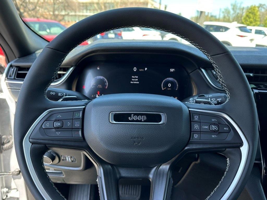 new 2025 Jeep Grand Cherokee car, priced at $41,962