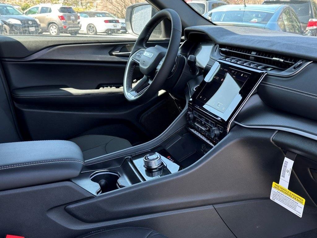 new 2025 Jeep Grand Cherokee car, priced at $41,962