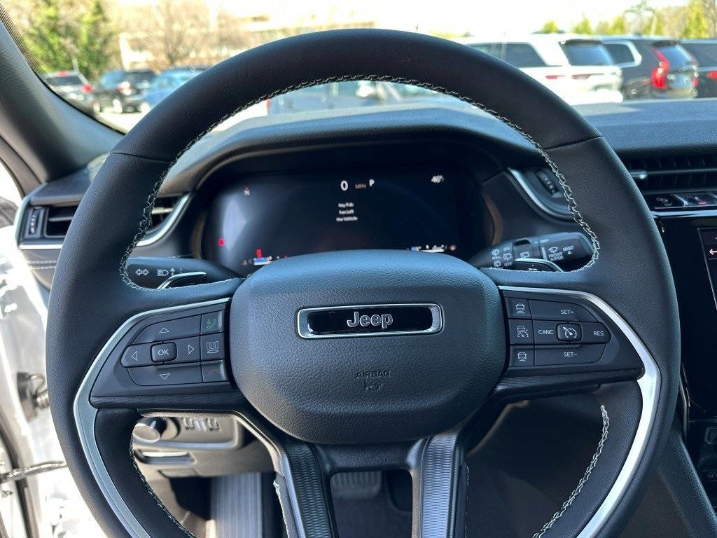 new 2025 Jeep Grand Cherokee car, priced at $41,396
