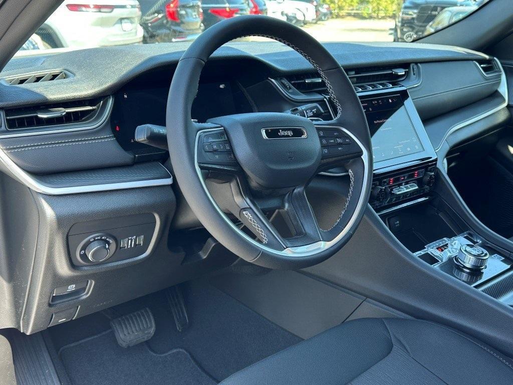 new 2025 Jeep Grand Cherokee car, priced at $41,396