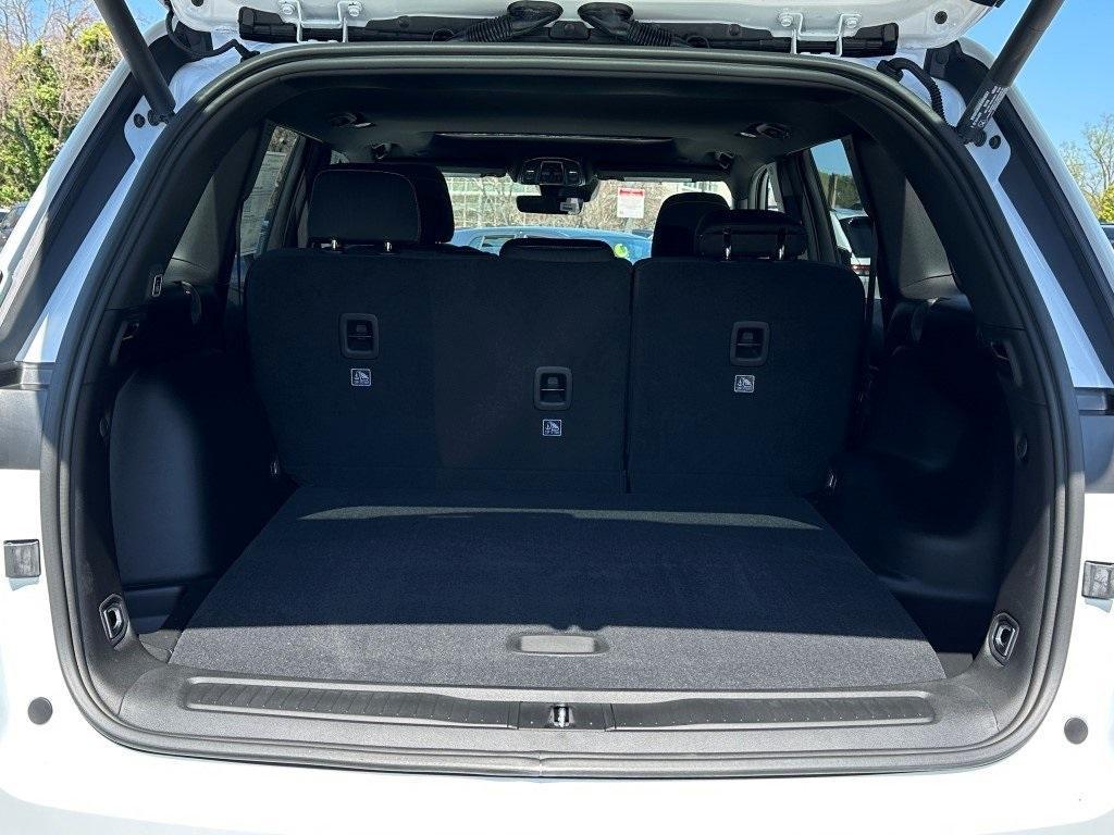 new 2025 Jeep Grand Cherokee car, priced at $41,396