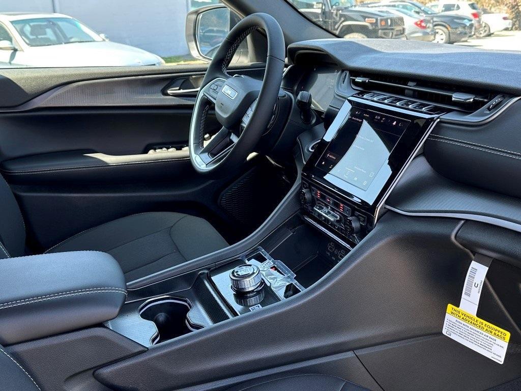 new 2025 Jeep Grand Cherokee car, priced at $41,396