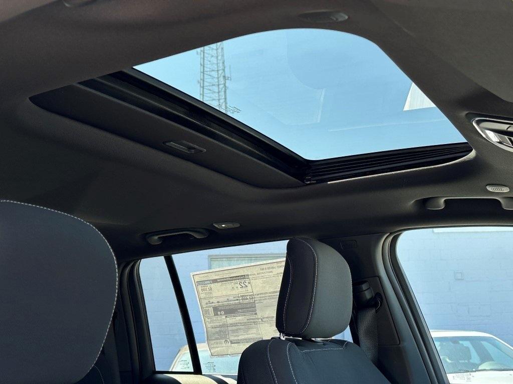 new 2025 Jeep Grand Cherokee car, priced at $41,396