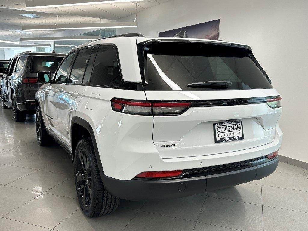 new 2025 Jeep Grand Cherokee car, priced at $45,391