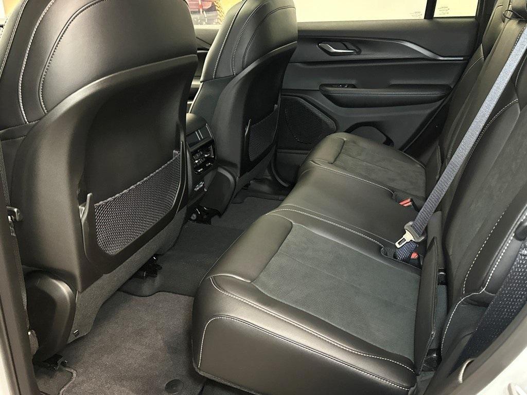 new 2025 Jeep Grand Cherokee car, priced at $45,391