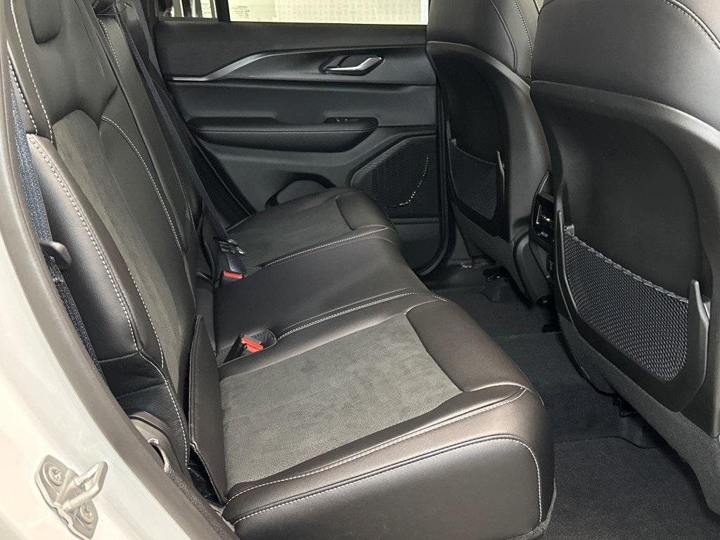 new 2025 Jeep Grand Cherokee car, priced at $45,391