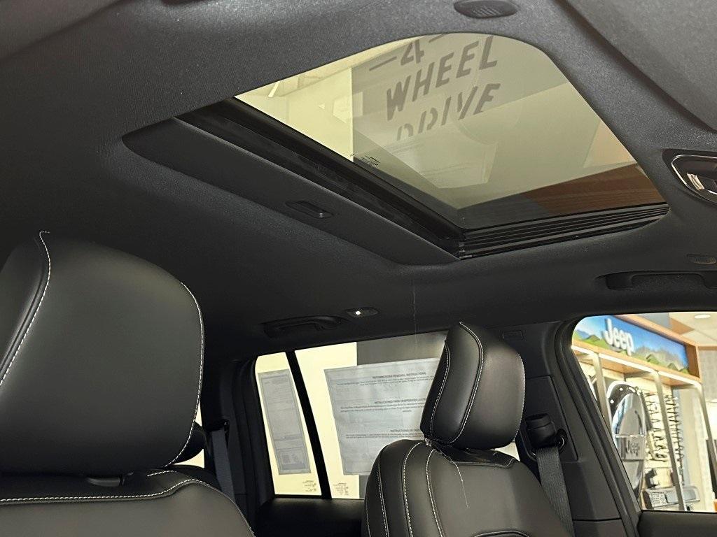 new 2025 Jeep Grand Cherokee car, priced at $45,391