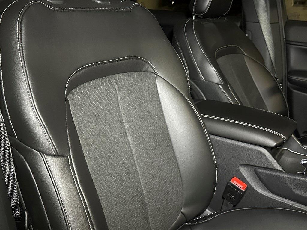 new 2024 Jeep Grand Cherokee L car, priced at $46,445