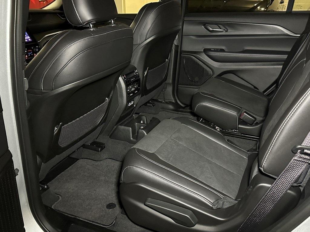 new 2024 Jeep Grand Cherokee L car, priced at $46,445
