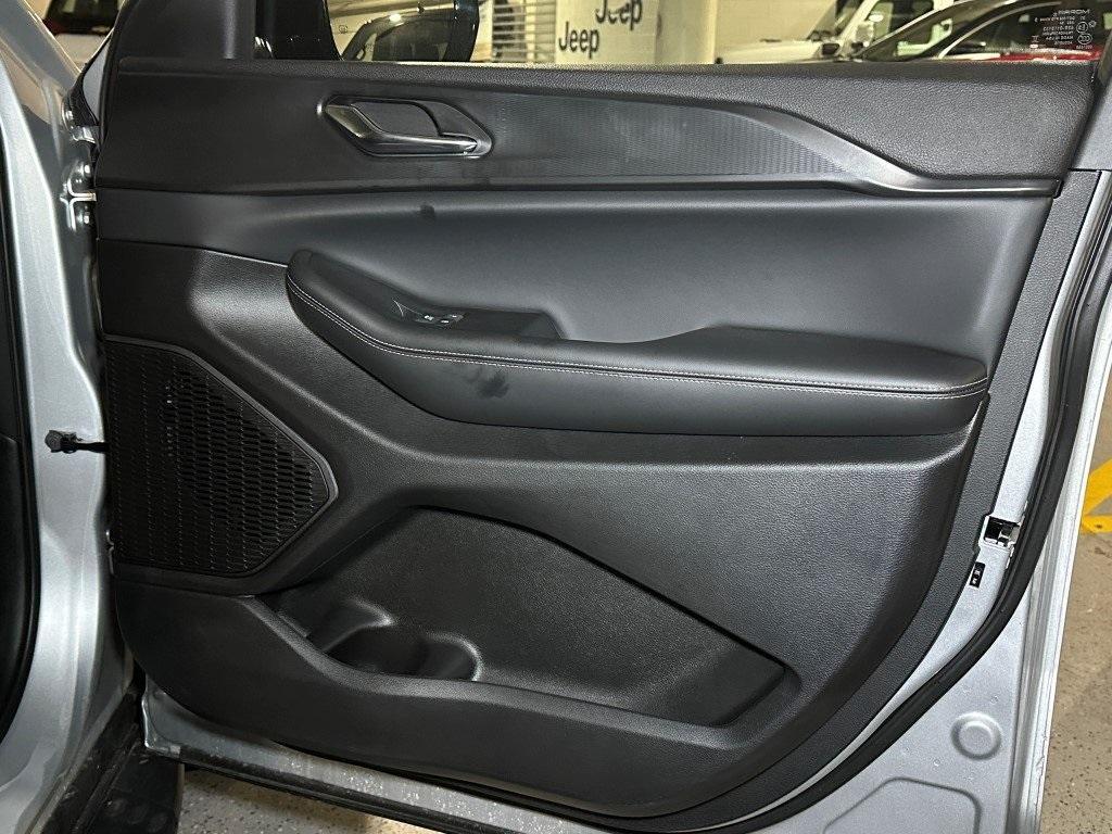 new 2024 Jeep Grand Cherokee L car, priced at $46,445