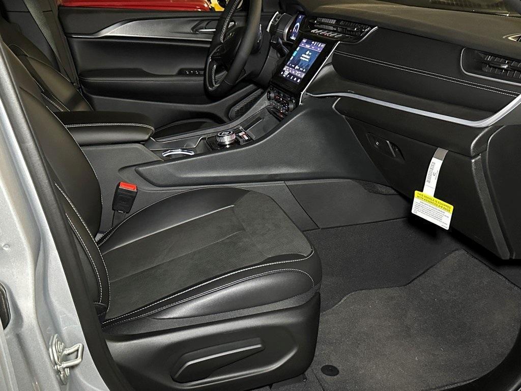 new 2024 Jeep Grand Cherokee L car, priced at $46,445