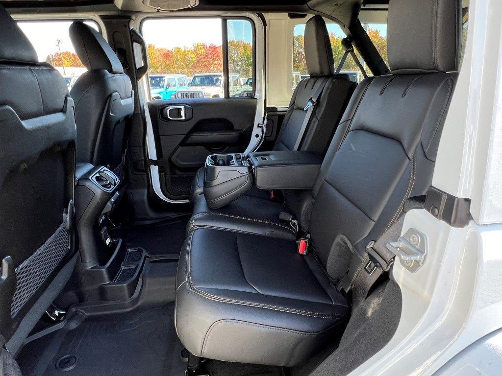 new 2025 Jeep Wrangler car, priced at $57,432