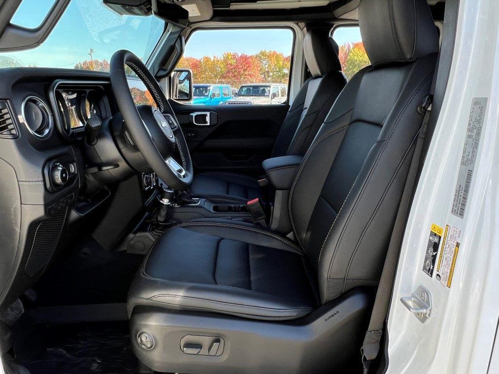 new 2025 Jeep Wrangler car, priced at $57,432