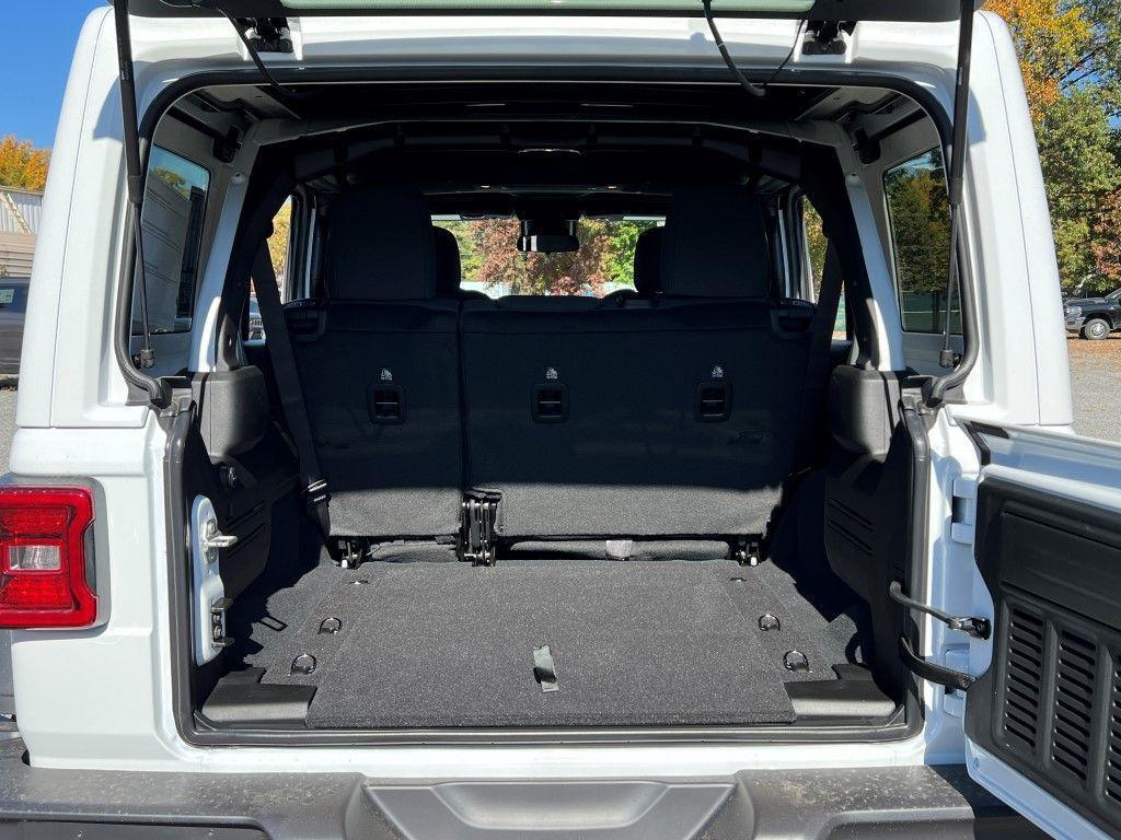 new 2025 Jeep Wrangler car, priced at $50,662