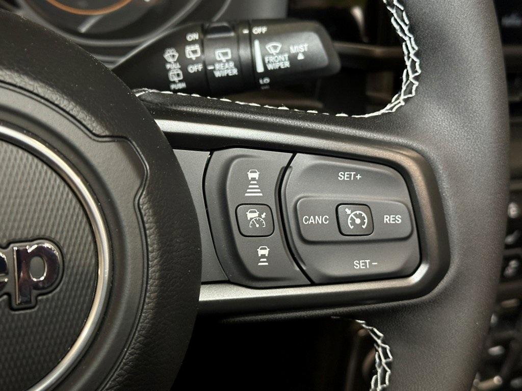new 2025 Jeep Wrangler car, priced at $53,366
