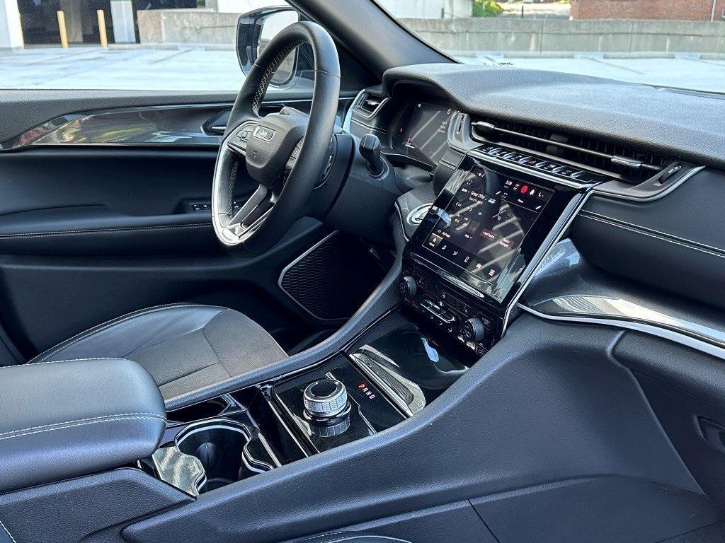 used 2022 Jeep Grand Cherokee car, priced at $31,400