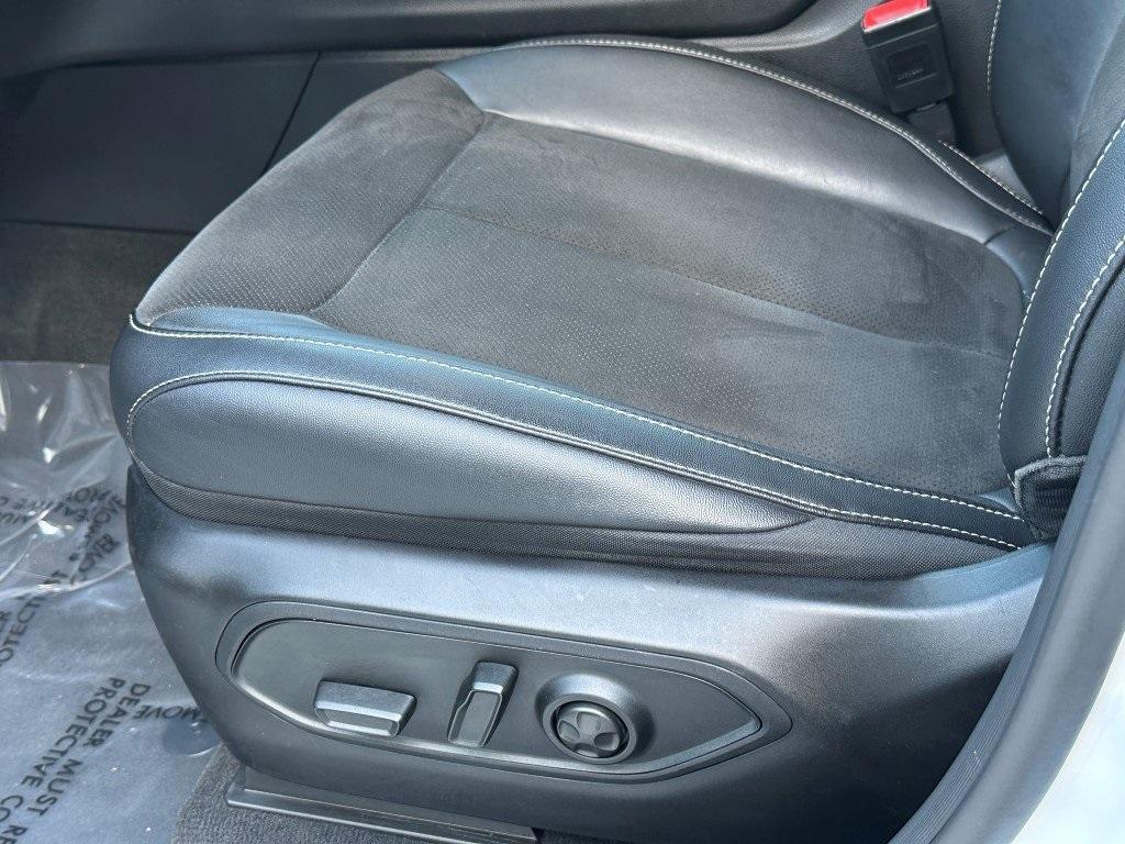 used 2022 Jeep Grand Cherokee car, priced at $31,400