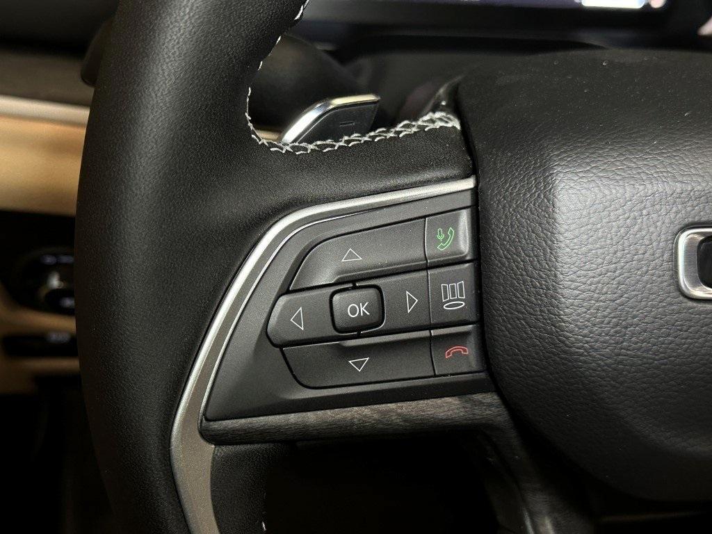 new 2025 Jeep Grand Cherokee car, priced at $52,877