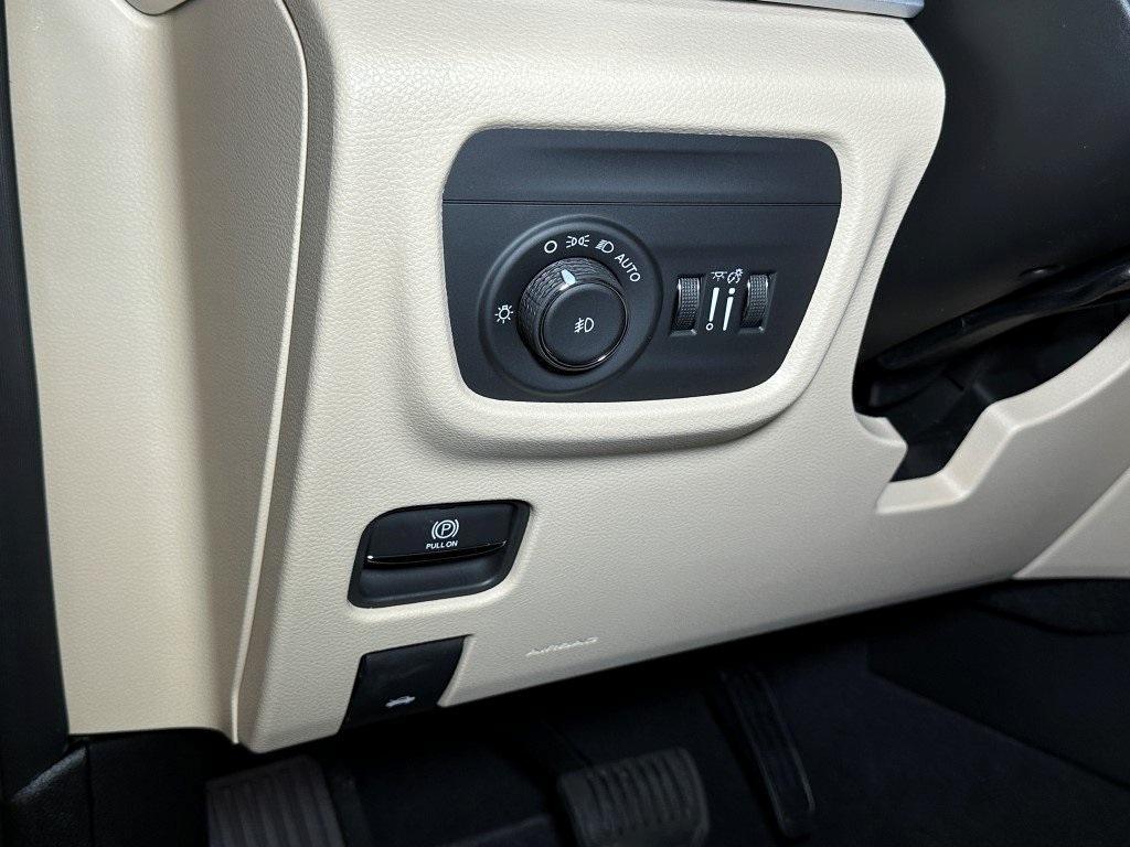 new 2025 Jeep Grand Cherokee L car, priced at $51,364