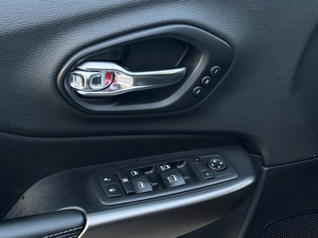 used 2019 Jeep Cherokee car, priced at $17,500