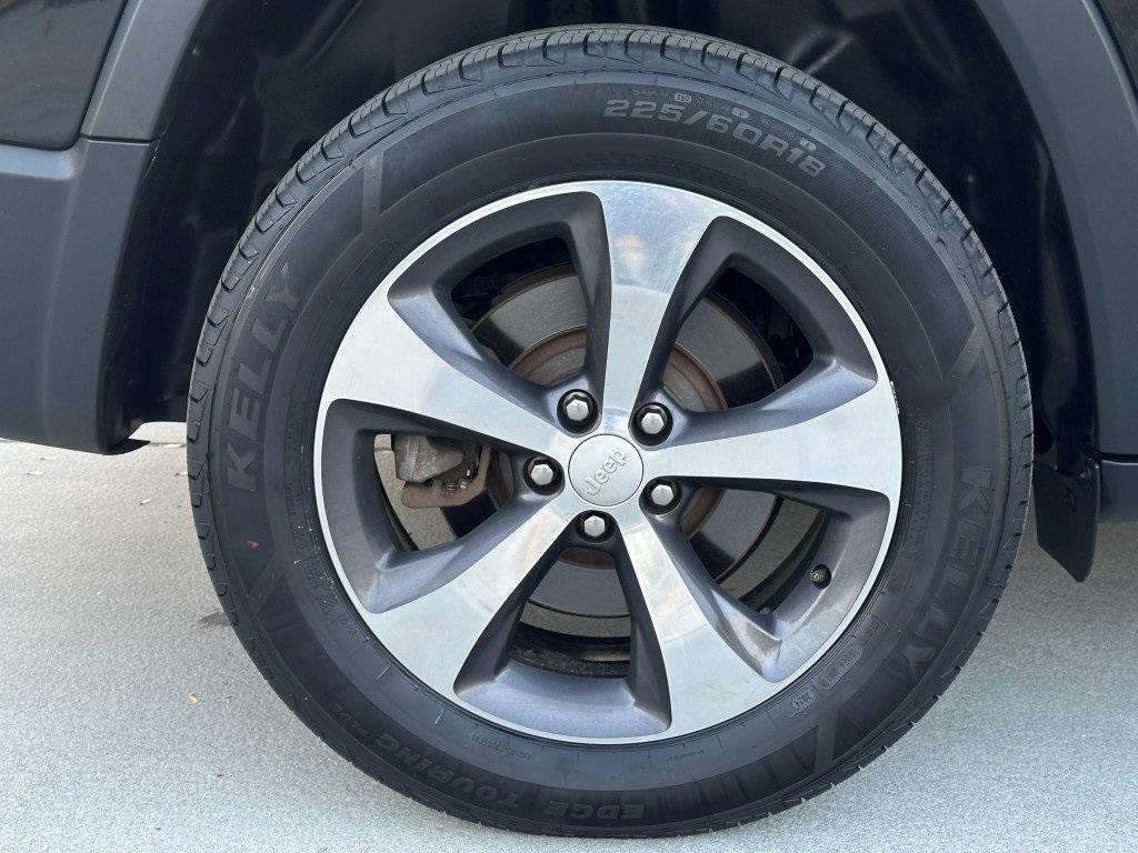 used 2019 Jeep Cherokee car, priced at $17,500