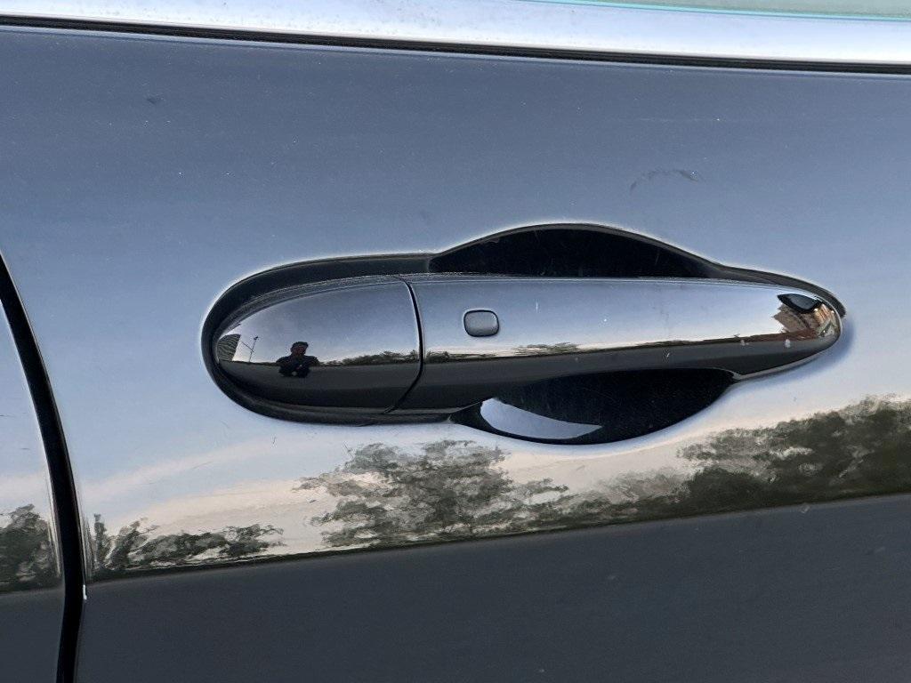 used 2019 Jeep Cherokee car, priced at $17,500