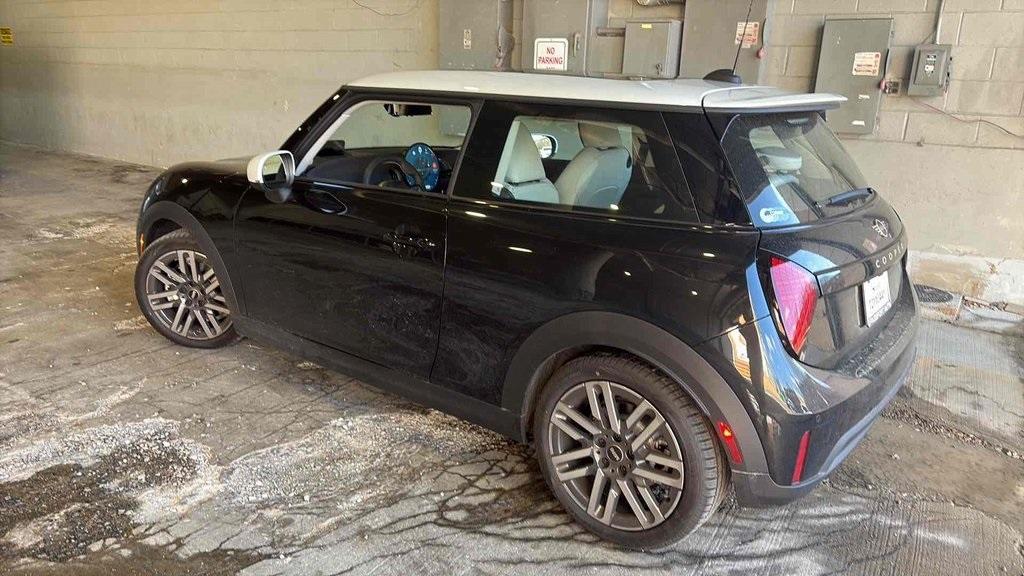 used 2025 MINI Hardtop car, priced at $32,000