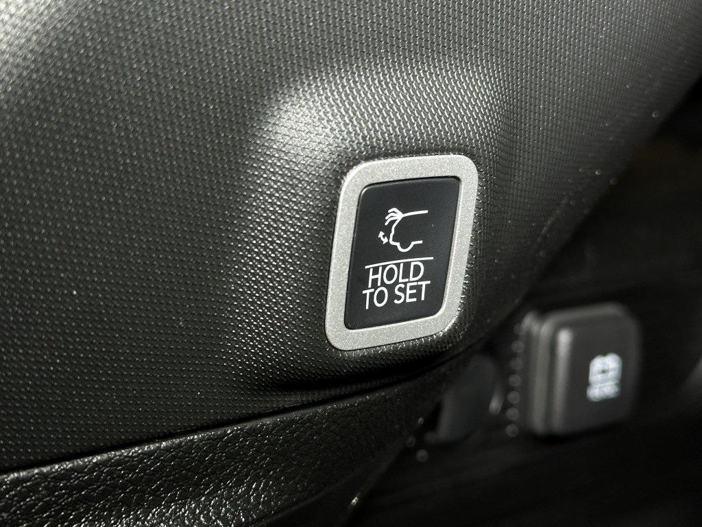 new 2025 Jeep Grand Cherokee car, priced at $45,956