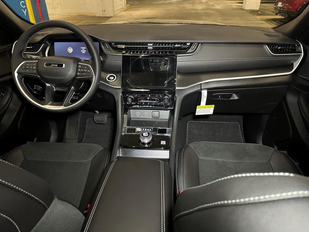 new 2025 Jeep Grand Cherokee car, priced at $45,956