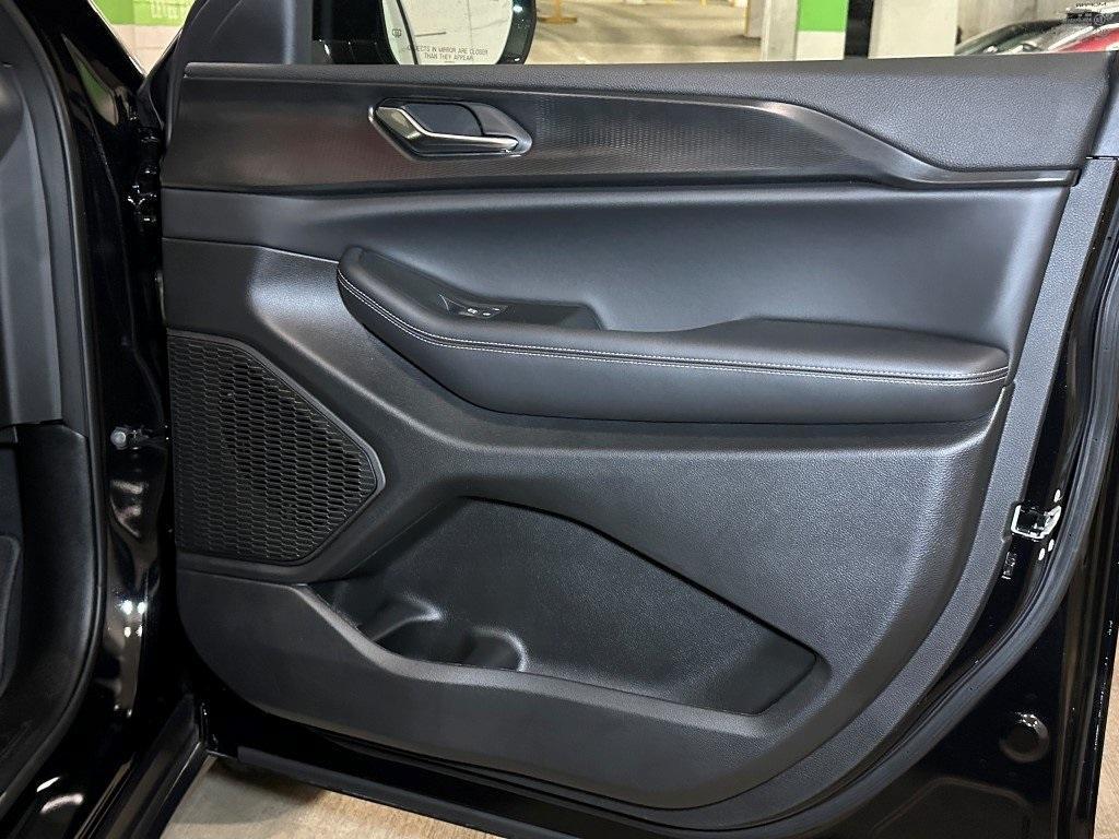 new 2025 Jeep Grand Cherokee car, priced at $45,956