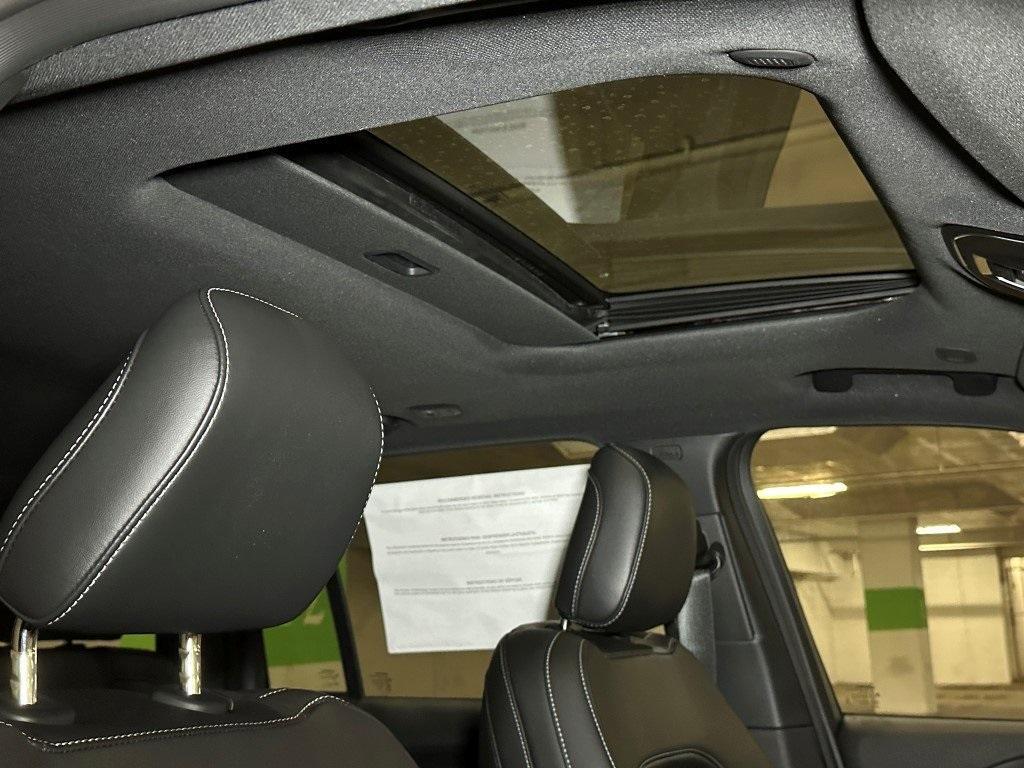 new 2025 Jeep Grand Cherokee car, priced at $45,956